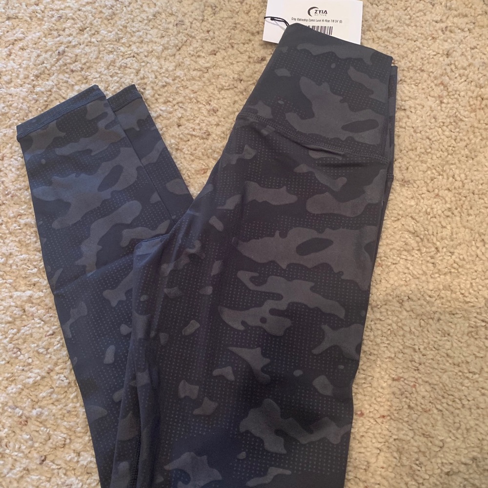 Zyia grey battleship camo leggings